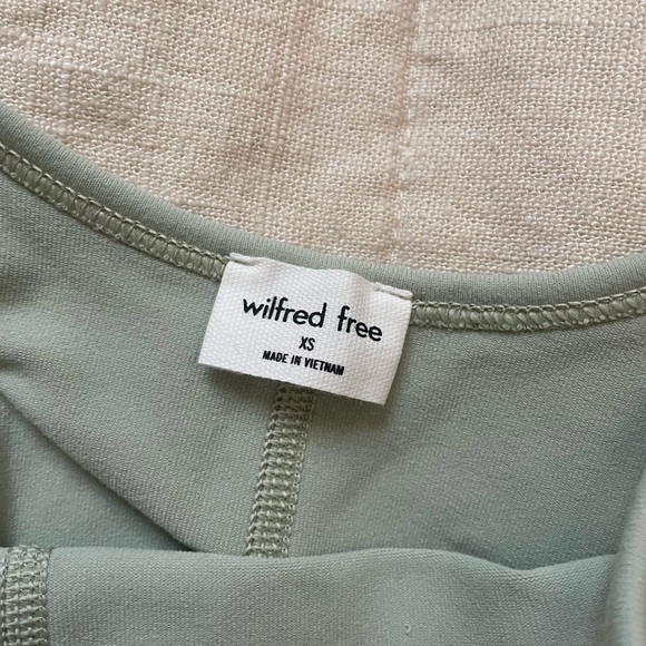 aritzia divinity romper NEVER WORN BEFORE - Picture 3 of 4